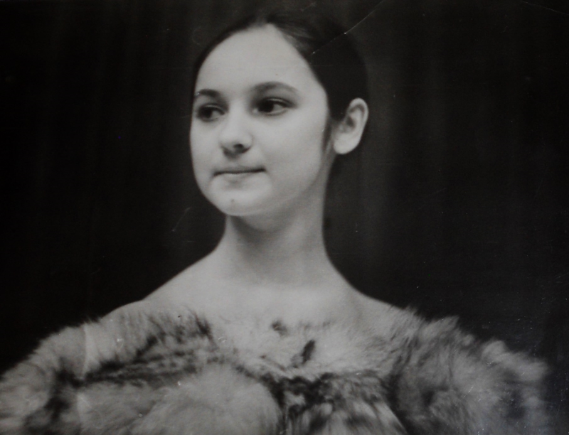 File:Gilmutdinova portree 1979.jpg